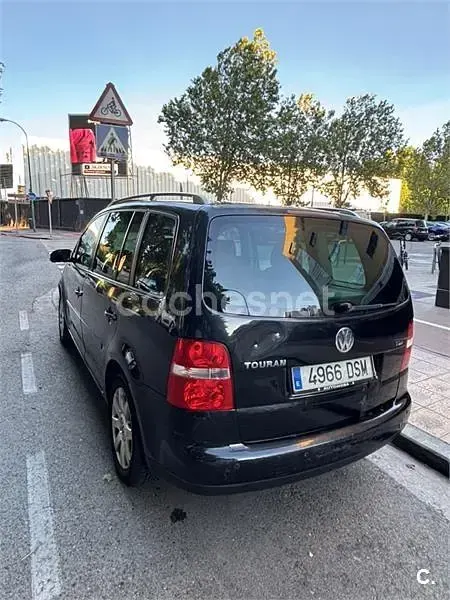 Usado VW Touran Trendline 100 CV (73 kW) 2005 Negro Monovolumen