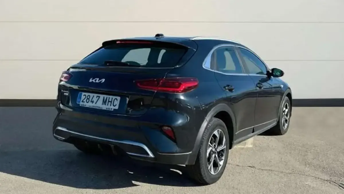 Usado Kia XCeed 160 CV (117 kW) 2023 Gris SUV