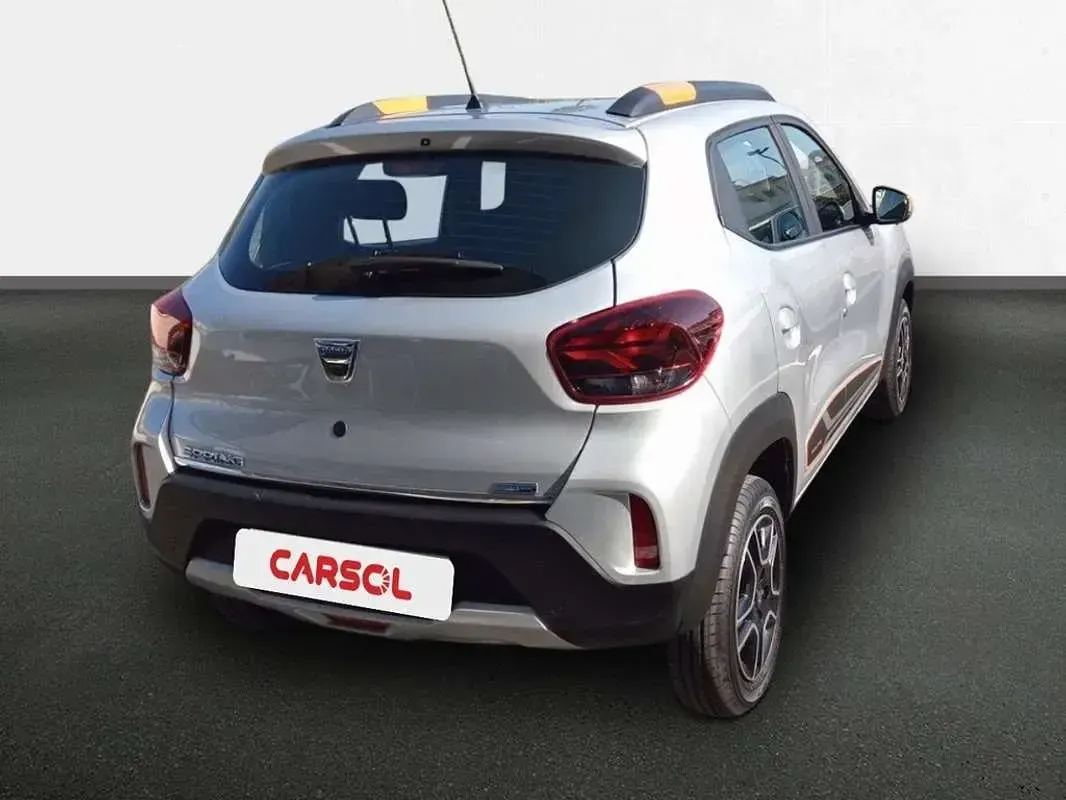Usado Dacia Spring Comfort Plus 33 kW (45 CV) 2022 Gris Utilitario