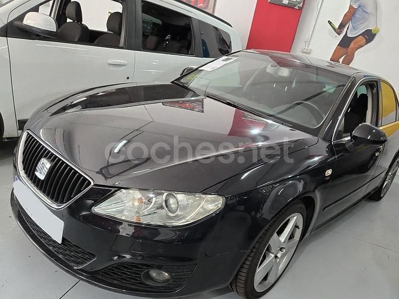 Usado Seat Exeo Style 120 CV (88 kW) 2011 Negro Familiar