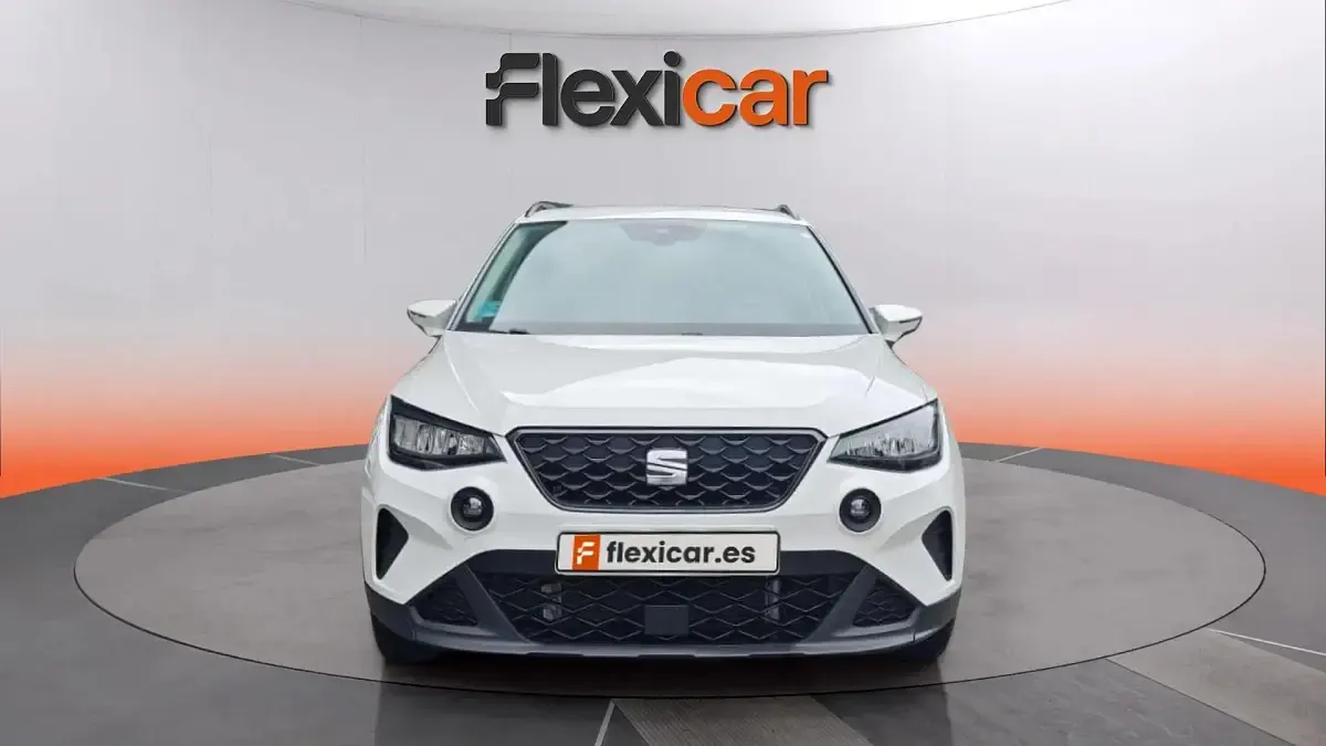 Usado Seat Arona Reference 95 CV (69 kW) 2022 Blanco SUV