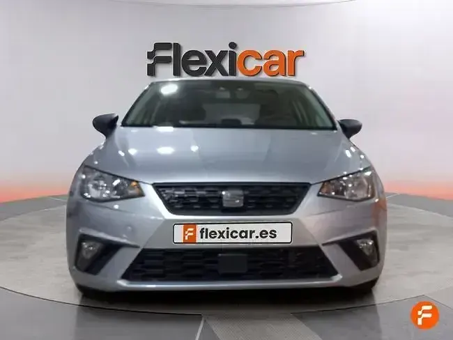 Usado Seat Ibiza Reference 80 CV (58 kW) 2021 Gris Utilitario