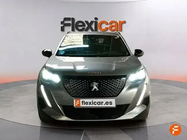 Usado Peugeot 2008 Allure 100 CV (73 kW) 2023 Gris SUV
