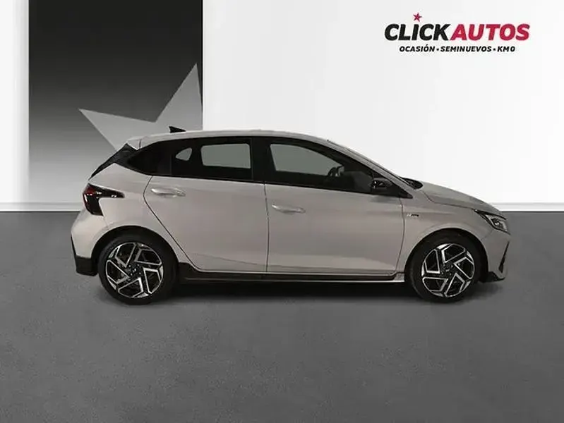 Usado Hyundai i20 N Line 79 CV (58 kW) 2025 Gris / plata Utilitario