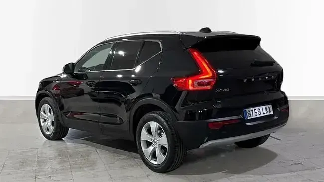 Usado Volvo XC40 Momentum 150 CV (110 kW) 2020 Negro SUV
