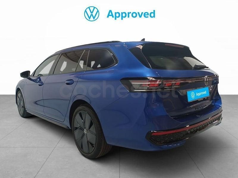 Usado VW Passat R-line 272 CV (200 kW) 2024 Azul Familiar