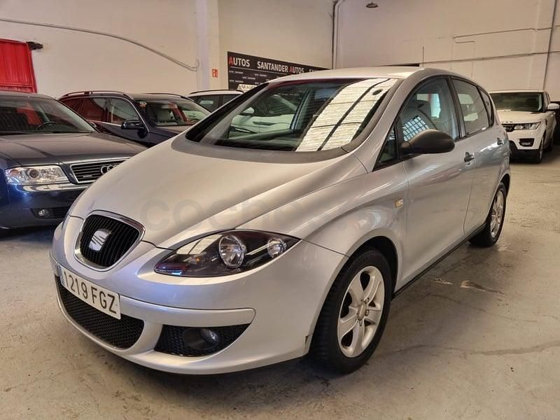 Usado Seat Altea 102 CV (75 kW) 2007 Gris / plata Monovolumen