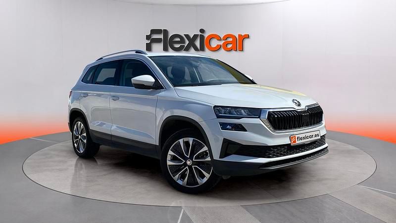 Usado Skoda Karoq Style 150 CV (110 kW) 2023 Blanco SUV