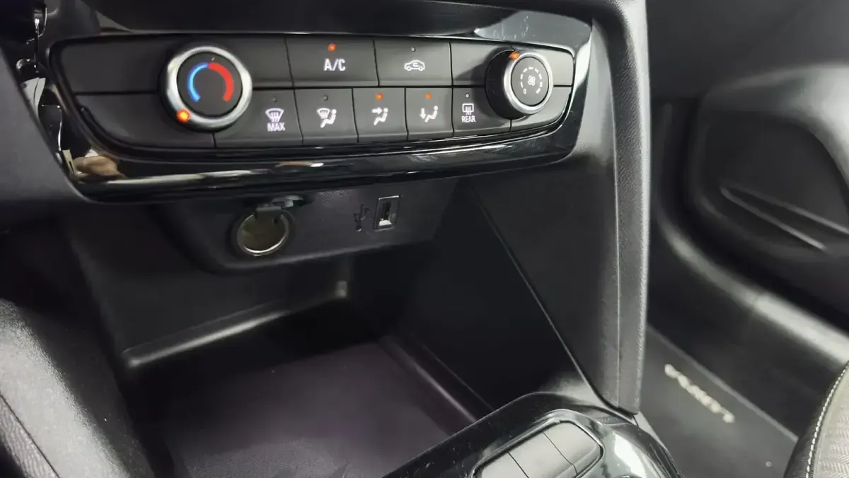 Usado Opel Corsa Edition 101 CV (74 kW) 2022 Negro Utilitario