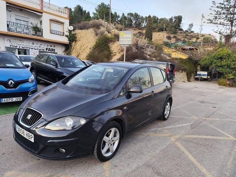 Usado Seat Altea Style 105 CV (77 kW) 2011 Negro Monovolumen