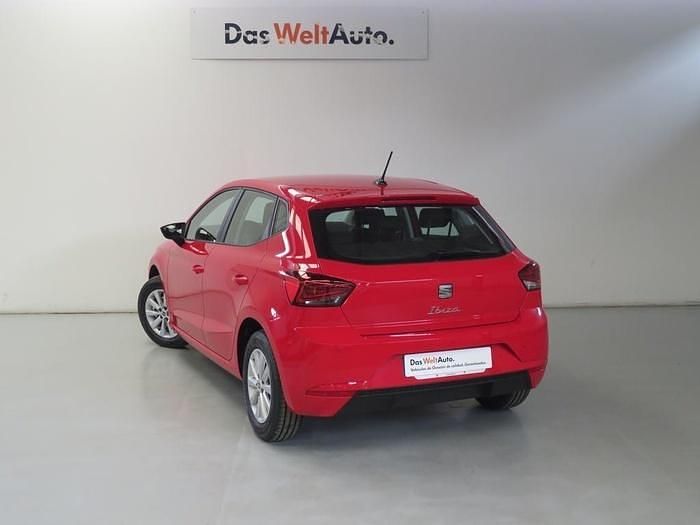 Usado Seat Ibiza Style 110 CV (80 kW) 2023 Rojo Utilitario