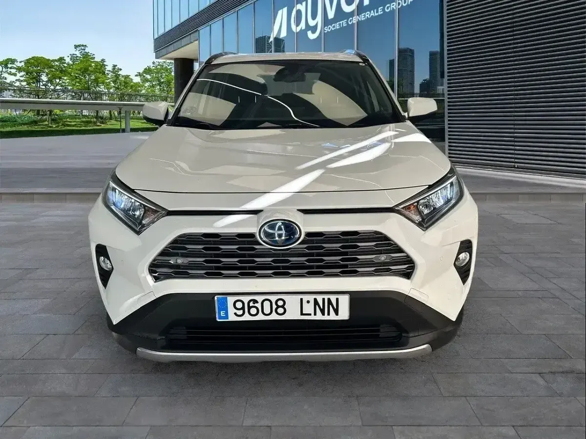 Usado Toyota RAV4 Advance 218 CV (160 kW) 2021 Blanco SUV