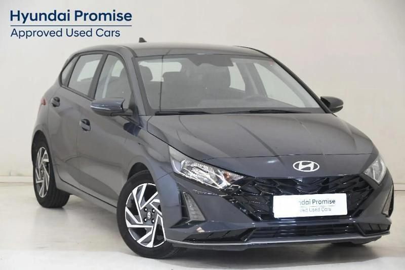 Usado Hyundai i20 100 CV (73 kW) 2025 Gris/plata Utilitario