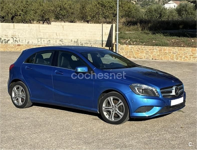 Azul Usado 2015 Mercedes A180 Edition Berlina | 13.600 € (Precio justo) - Imagen 1/4