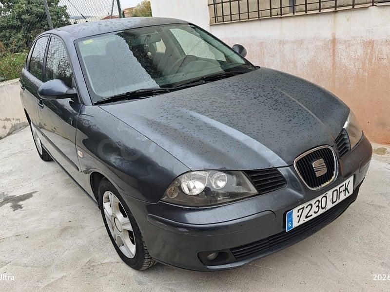 Usado Seat Ibiza 100 CV (73 kW) 2005 Azul Utilitario