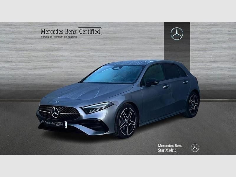 Gris montana, pintura metalizada Usado 2025 Mercedes A180 AMG line Utilitario | 33.990 € (Precio justo) - Imagen 1/4