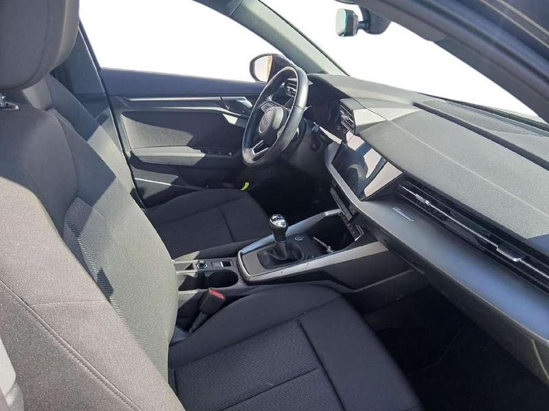 Usado Audi A3 Sportback Advanced 116 CV (85 kW) 2021 Blanco Utilitario