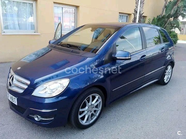 Usado Mercedes B180 Sport Edition 109 CV (80 kW) 2011 Azul Monovolumen