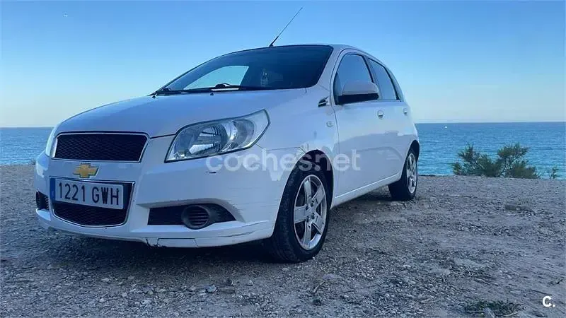 Usado Chevrolet Aveo LS 84 CV (61 kW) 2010 Blanco Berlina