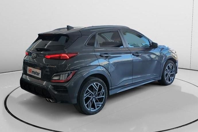 Usado Hyundai Kona 120 CV (88 kW) 2023 Gris SUV