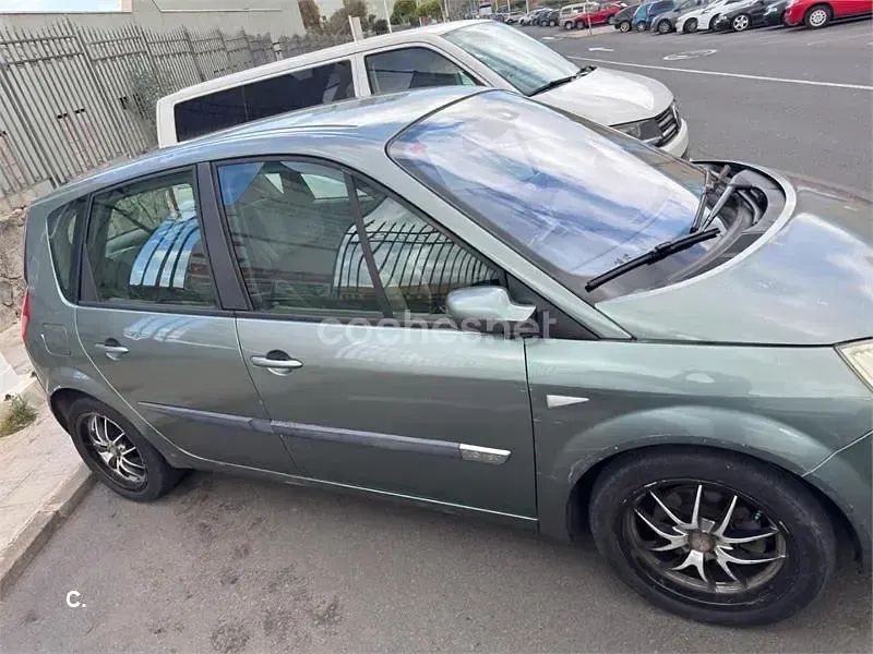 Usado Renault Scenic E-Tech Dynamique 115 HP (84 kW) 2004 Cinzento Monovolume