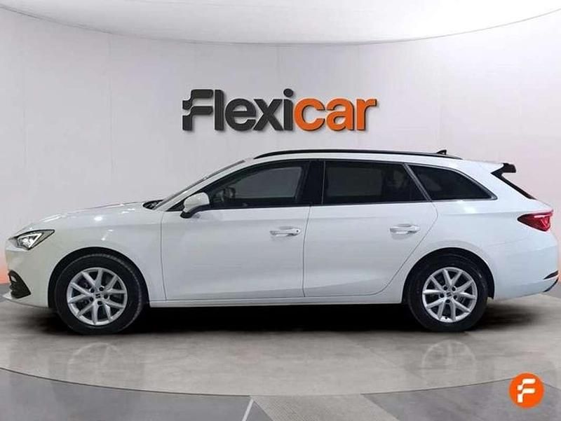 Usado Seat Leon Style 150 HP (110 kW) 2022 Branco Sedan
