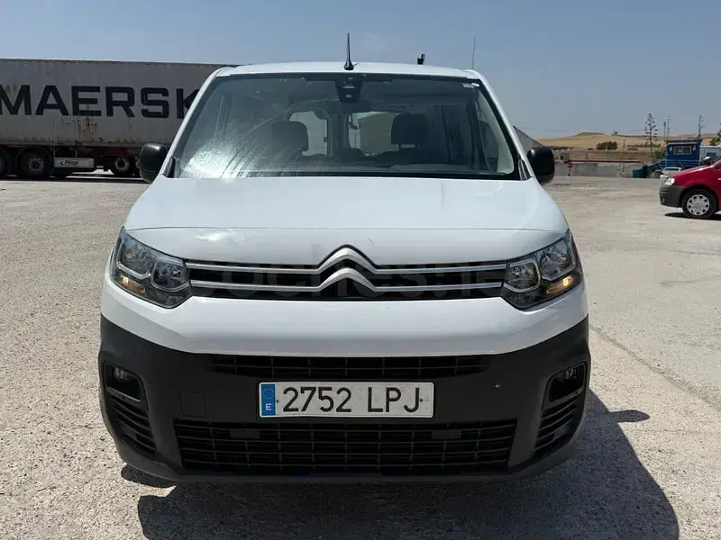 Usado Citroën Berlingo Feel 102 CV (75 kW) 2021 Blanco Monovolumen