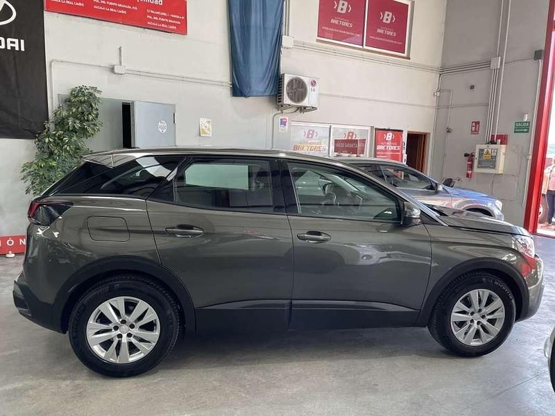 Verde Usado 2018 Peugeot 3008 Allure SUV | 19.900 € (Caro) - Imagen 1/4