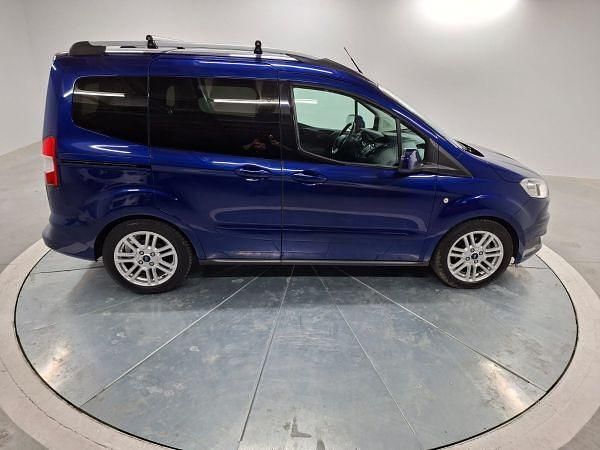 Usado Ford Tourneo Courier Trend 100 CV (73 kW) 2018 Azul Monovolumen