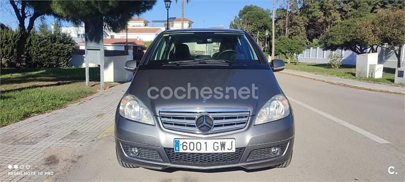 Usado Mercedes A180 Avantgarde 109 CV (80 kW) 2010 Gris / plata Monovolumen