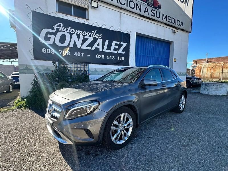 Usado Mercedes GLA200 Style 136 CV (100 kW) 2015 Gris / plata SUV