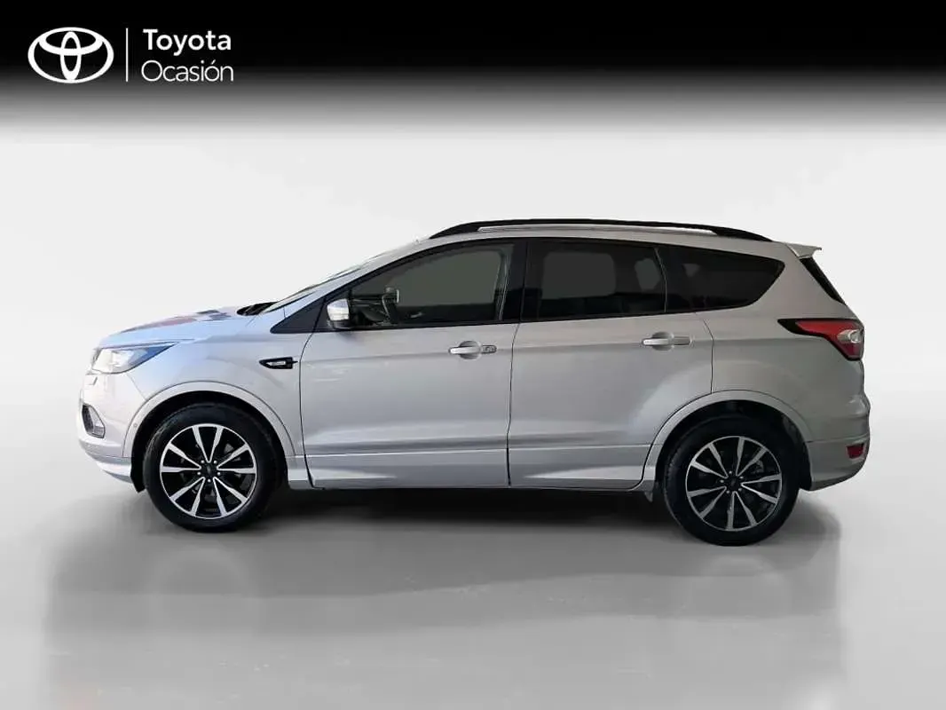 Usado Ford Kuga ST-Line 150 CV (110 kW) 2018 Plateado SUV
