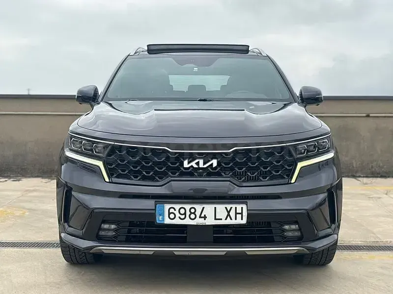 Usado Kia Sorento 265 CV (194 kW) 2022 Gris / plata SUV