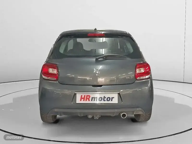 Usado DS Automobiles DS3 82 CV (60 kW) 2016 Gris Utilitario