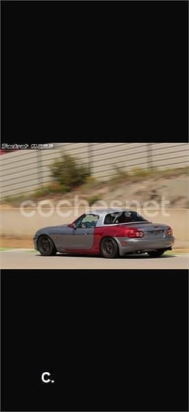 Usado Mazda MX5 110 CV (80 kW) 2004 Rojo Descapotable