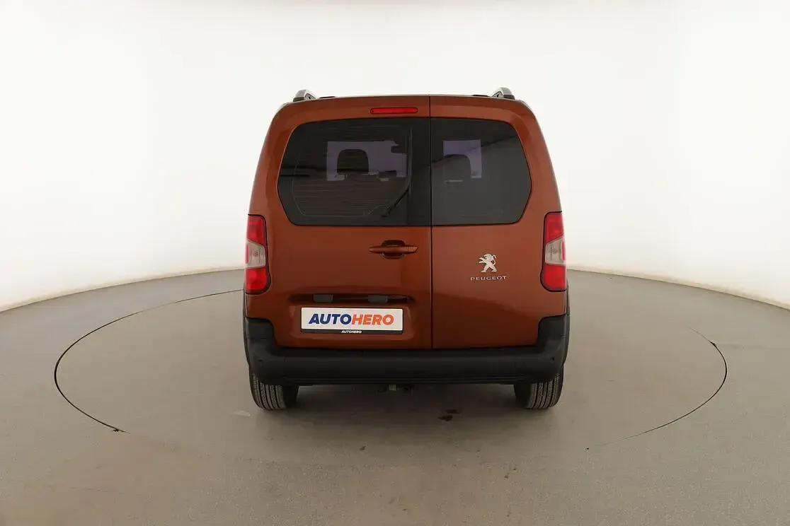 Usado Peugeot Rifter Active 102 CV (75 kW) 2019 Dorado Monovolumen