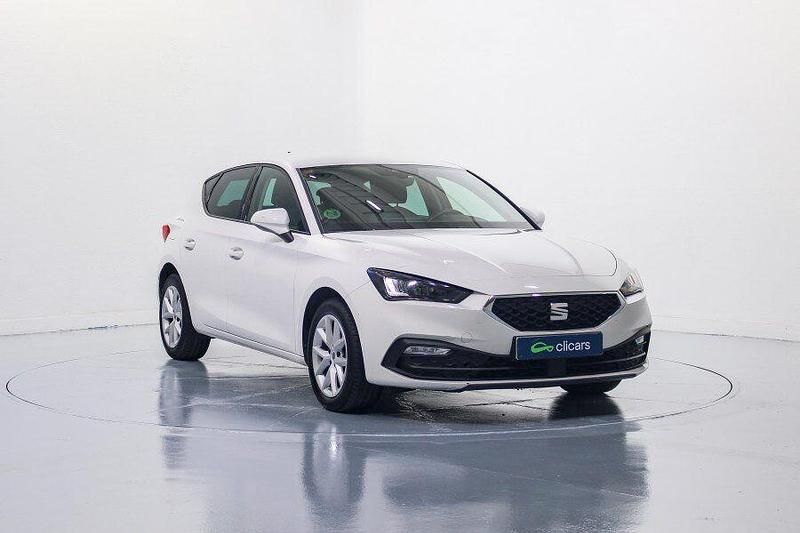 Usado Seat Leon Style 115 CV (84 kW) 2021 Blanco Berlina