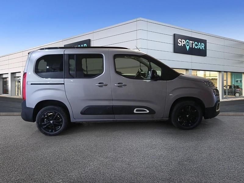 Usado Citroën Berlingo Shine 100 kW (136 CV) 2024 Gris Monovolumen