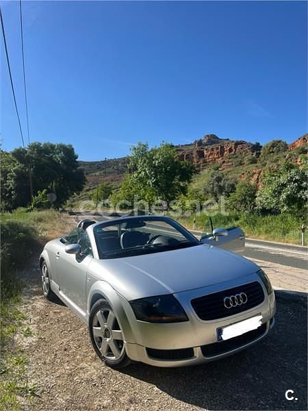 Gris / plata Usado 2000 Audi TT Roadster Descapotable | 13.990 € - Imagen 1/4