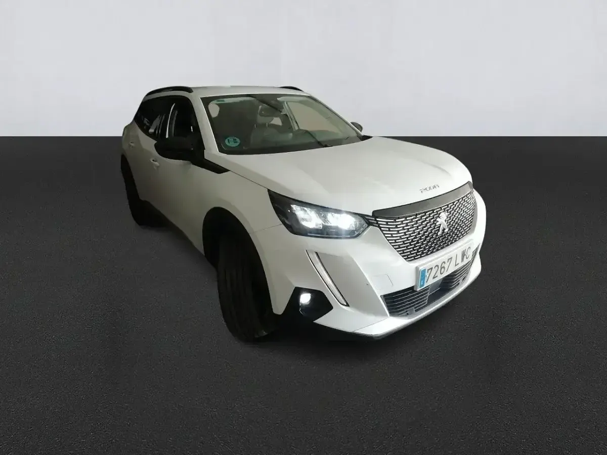 Usado Peugeot 2008 Allure 110 CV (80 kW) 2022 Blanco SUV