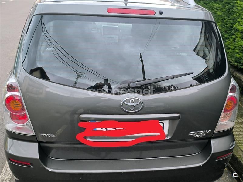 Usado Toyota Corolla Verso Sol 129 CV (94 kW) 2004 Gris / plata Monovolumen