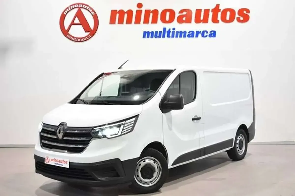 Usado Renault Trafic 131 CV (96 kW) 2022 Blanco Monovolumen