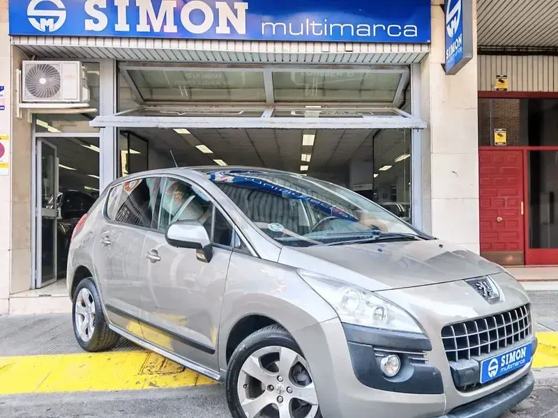 Usado Peugeot 3008 Premium 110 CV (80 kW) 2009 Beige Familiar