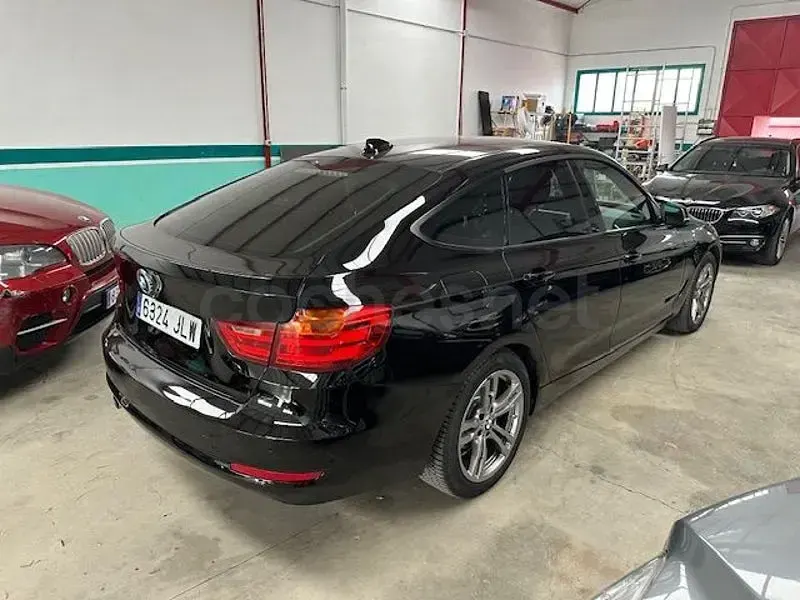 Usado BMW 318 Gran Turismo 143 CV (105 kW) 2015 Negro Berlina