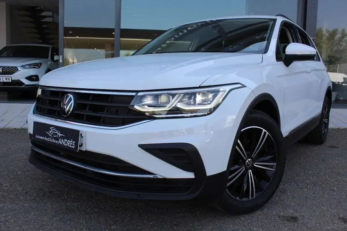Usado VW Tiguan Life 122 CV (89 kW) 2022 Blanco SUV