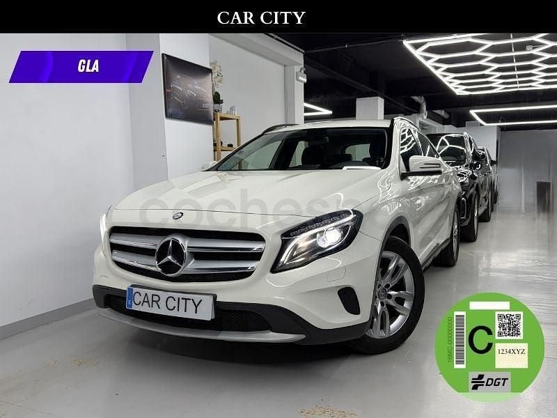 Usado Mercedes GLA200 Urban 136 CV (100 kW) 2015 Blanco SUV