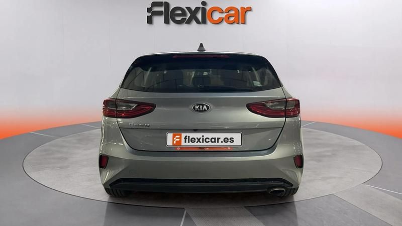 Usado Kia Ceed 140 CV (102 kW) 2020 Gris Utilitario