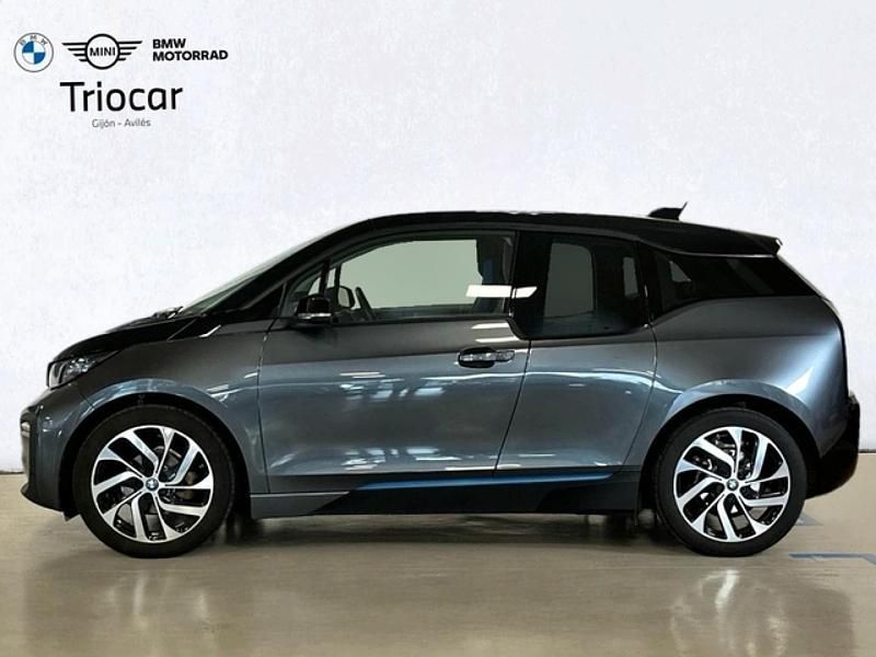 Usado BMW i3 Comfort Edition 125 kW (170 CV) 2022 Pintura metalizada mineralgrau con detalles bmw i blau Utilitario