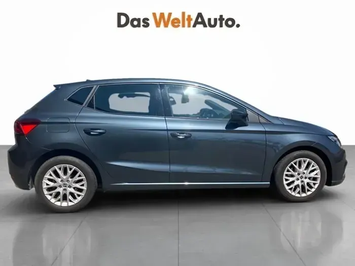 Usado Seat Ibiza FR 115 CV (84 kW) 2025 Gris Utilitario