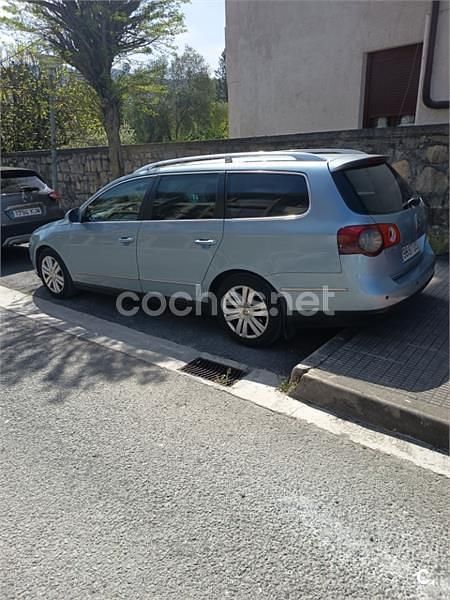 Usado VW Passat Advance 140 CV (102 kW) 2005 Azul Familiar